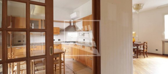 9 bedrooms House in Reggio Emilia, Italy No. 327186 7