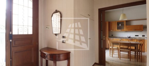 9 bedrooms House in Reggio Emilia, Italy No. 327186 2