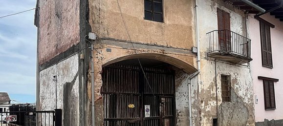 5 bedrooms House in Briona, Italy No. 316800 7