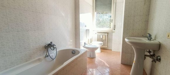 3-salle Appartement à Borgosesia, Italy No. 29707 29
