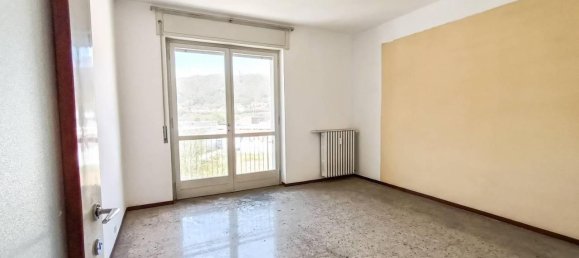 3-salle Appartement à Borgosesia, Italy No. 29707 17