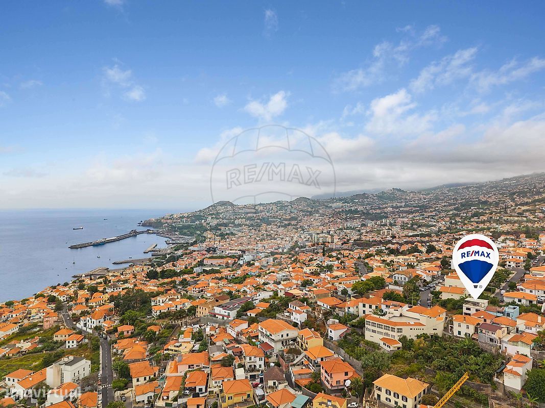 Casa de 3 dormitorios en Funchal, Portugal No. 235857