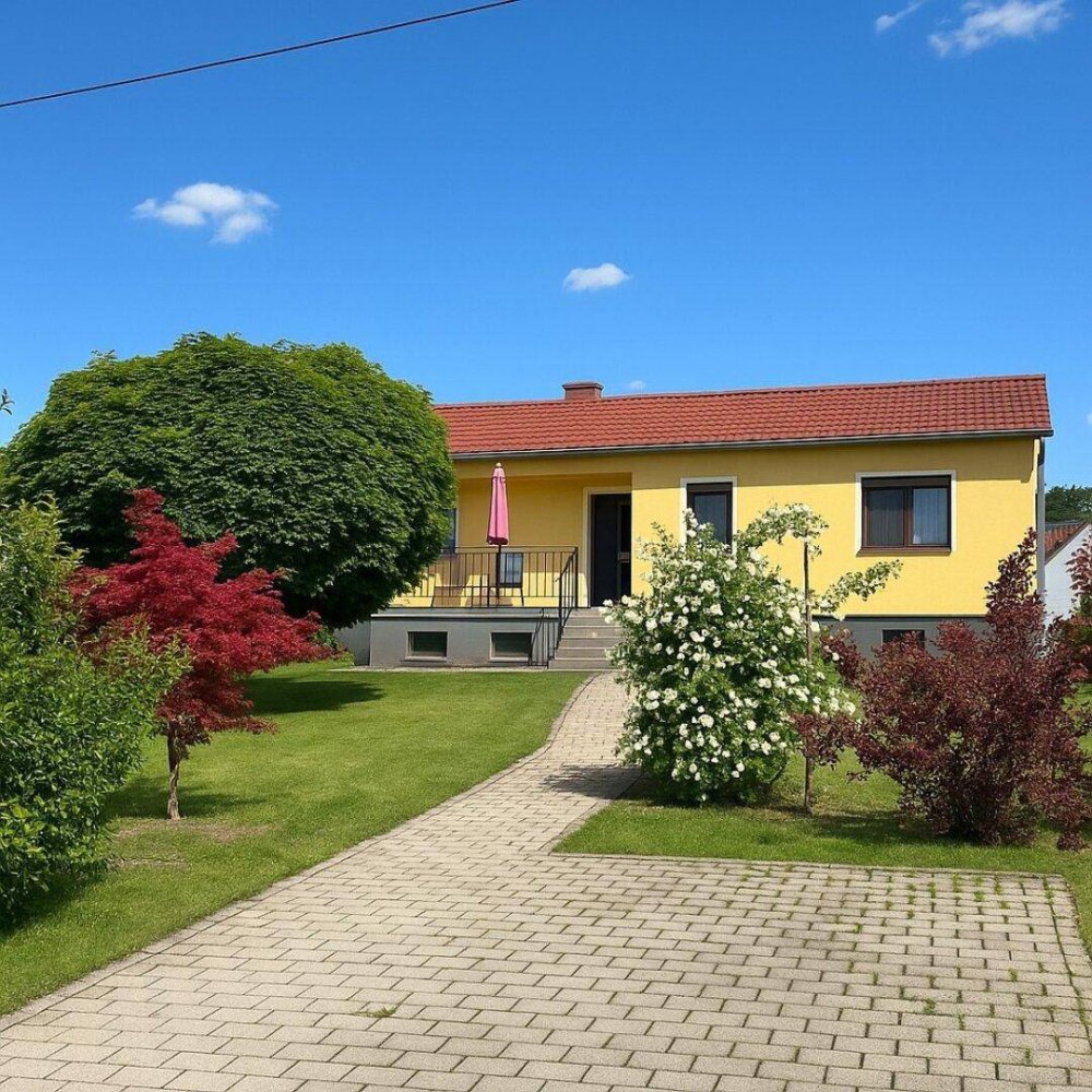 3 rooms House in Zurndorf, Austria No. 173829