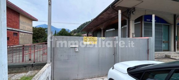 689m² Warehouse in Iseo, Italy No. 379393 2