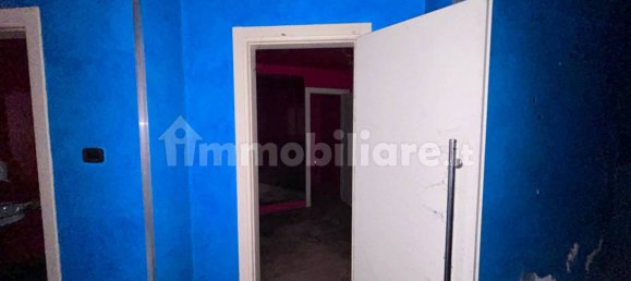 689m² Warehouse in Iseo, Italy No. 379393 11