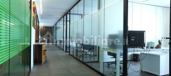  مكتب في Trento, Italy 2700متر مربع رقم 272645 11