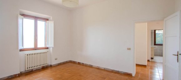 Квартира с 4 комнатами в Масса Мариттима, Италия № 219448 35