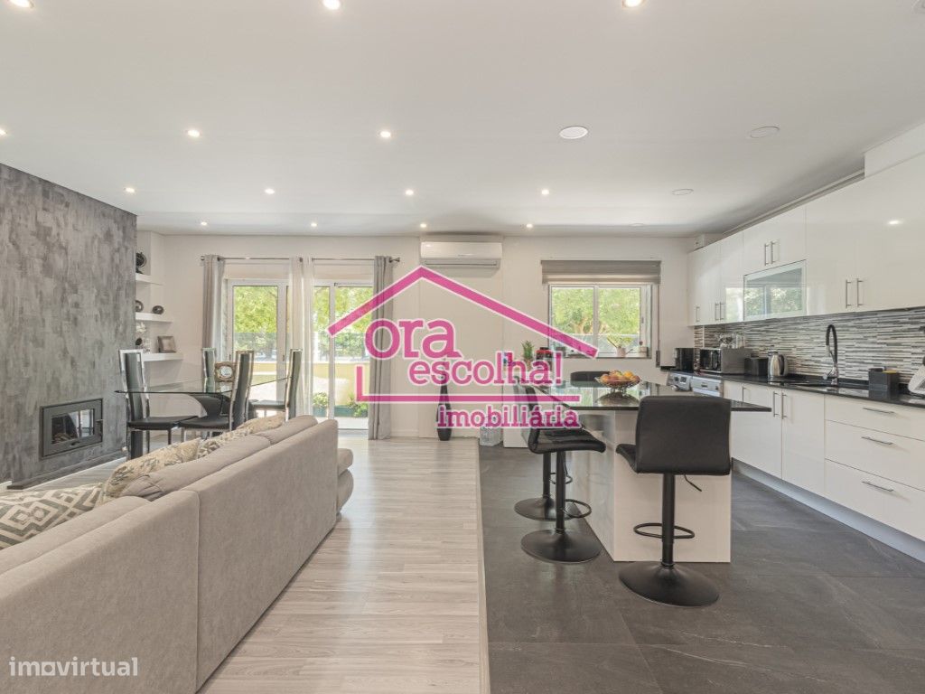 3 bedrooms Apartment in Seixal, Portugal No. 216442