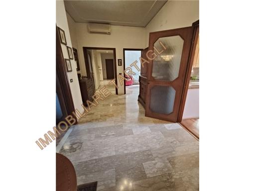 7 rooms Apartment in Florence, Italy No. 32886