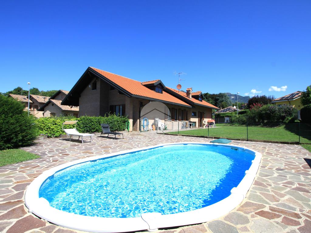 3 chambres Villa à Molteno, Italy No. 263368