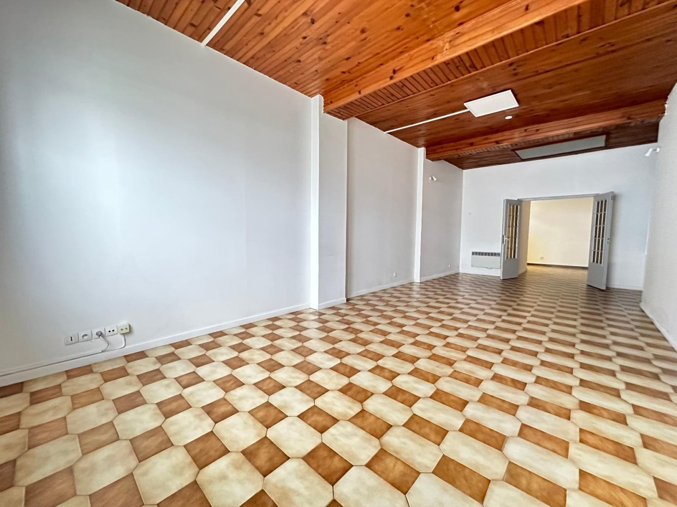  بناية في Lille, France 250متر مربع رقم 40429