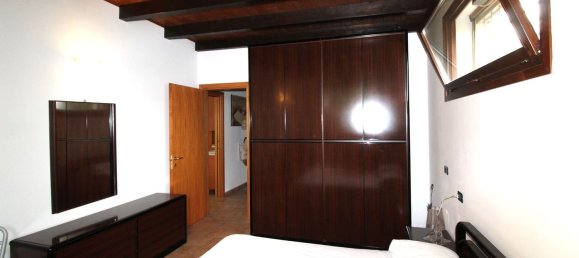 Дом с 3 комнатами в Медичина, Италия № 39654 11