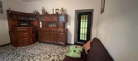 5 rooms Apartment in Chivasso, Italy No. 111020 8