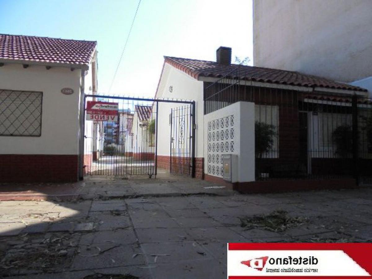 2 bedrooms House in Mar del Plata, Argentina No. 98973