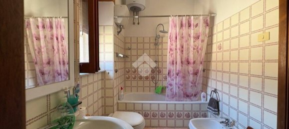 Квартира с 2 спальнями в Монтальто ди Кастро, Италия № 267057 21