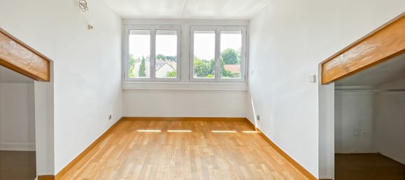 Dúplex de 2 dormitorios en Sainte-Genevieve-des-Bois, France No. 296974 11