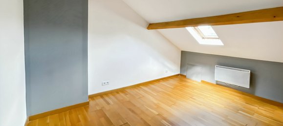 Dúplex de 2 dormitorios en Sainte-Genevieve-des-Bois, France No. 296974 8