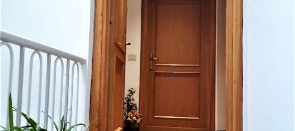 8 rooms House in Perugia, Italy No. 5571 19