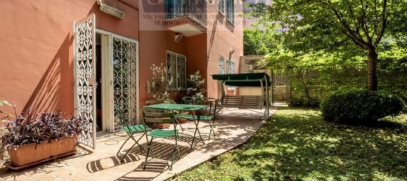 6 rooms Apartment in Rome, Italy No. 198046 3