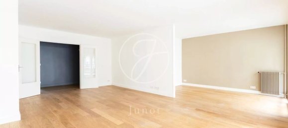 Apartamento de 3 dormitorios en Paris, France No. 150113 4