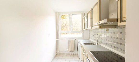 Apartamento de 3 dormitorios en Paris, France No. 150113 9