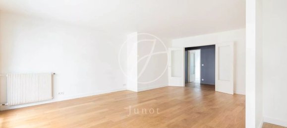 Apartamento de 3 dormitorios en Paris, France No. 150113 5
