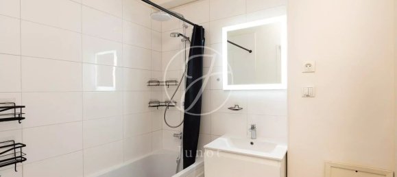 Apartamento de 3 dormitorios en Paris, France No. 150113 10