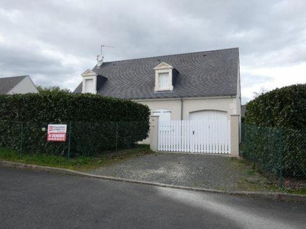 5 bedrooms House in Loches, France No. 11093