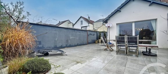 3 bedrooms Villa in Chartres, France No. 51999 4