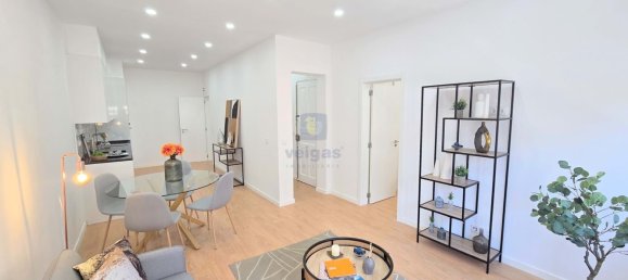 3 bedrooms Apartment in Lisbon, Portugal No. 157852 3