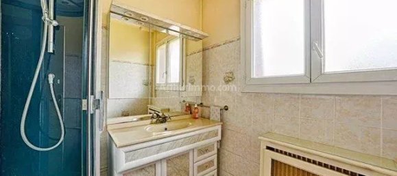 4 bedrooms Villa in Champigny-sur-Marne, France No. 129911 12