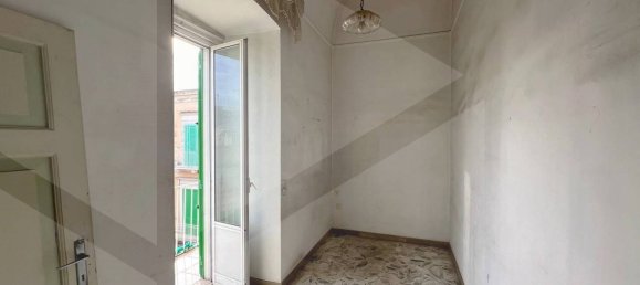 4 rooms Apartment in Molfetta, Italy No. 20423 8