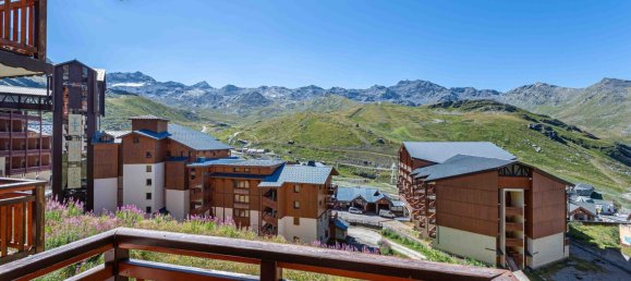 2 bedrooms Apartment in Les Belleville, France No. 517 10