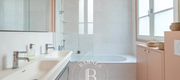 3 chambres Appartement à Paris, France No. 177961 5