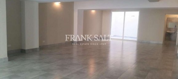 130m² Shop in San Gwann, Malta No. 12195 3