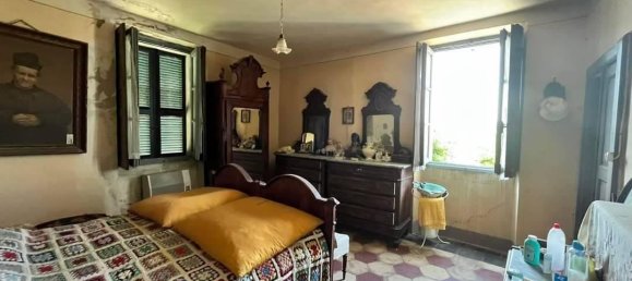 8 rooms House in Castana, Italy No. 28279 3