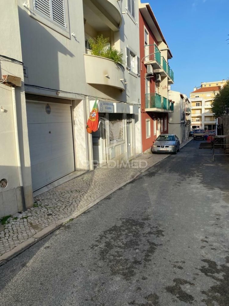 42m² Garage in Vila Franca de Xira, Portugal No. 93157
