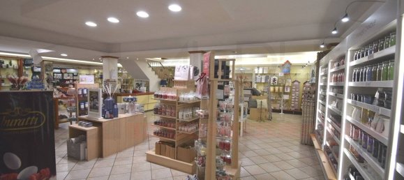 4غرفة عقار تجاري في Rome, Italy رقم 85110 6