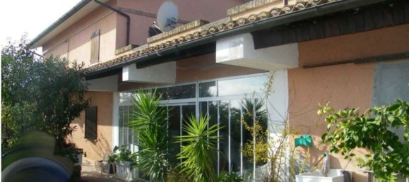 7 rooms Apartment in Terre Roveresche, Italy No. 96646 35