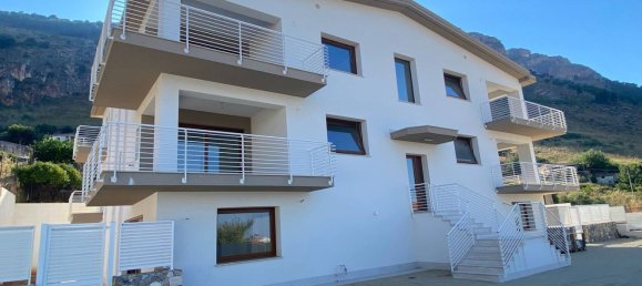 4 rooms Apartment in Castellammare del Golfo, Italy No. 258713 6