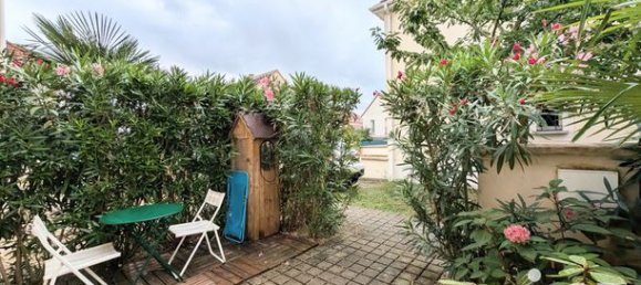 2 bedrooms House in Le Plessis-Bouchard, France No. 359173 11