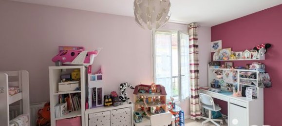 2 bedrooms House in Le Plessis-Bouchard, France No. 359173 9