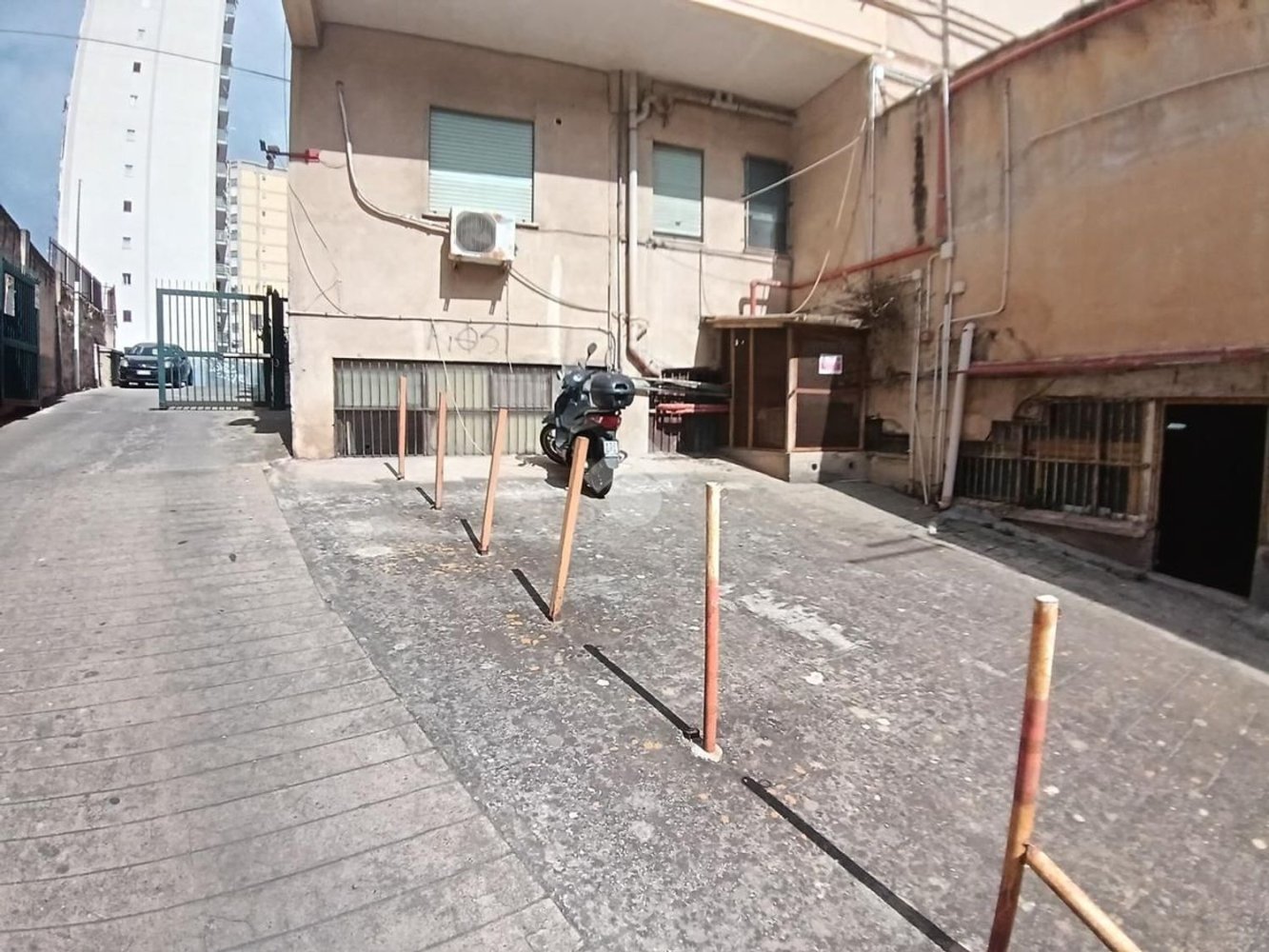 28m² Garage in Palermo, Italy No. 377866