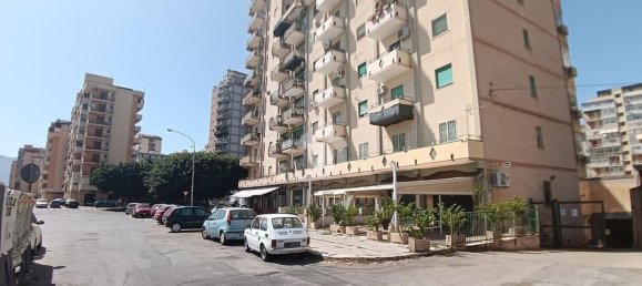 28m² Garage in Palermo, Italy No. 377866 2