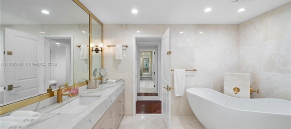 5 bedrooms Commercial property for sale in Miami, Miami-Dade, Florida, USA № 615847 2