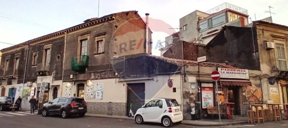 Imóvel comercial de 2 divisões em Catania, Italy N.º 234700 2