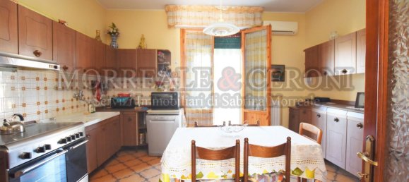 4 rooms Apartment in Castelfiorentino, Italy No. 79493 4
