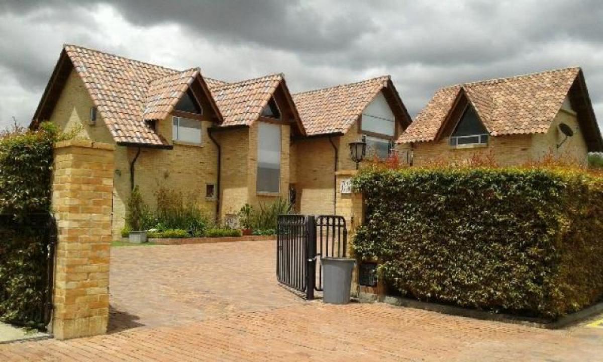 5 bedrooms House in Cundinamarca, Colombia No. 4765