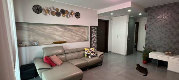 4 rooms Apartment in Naples, Italy No. 262313 3