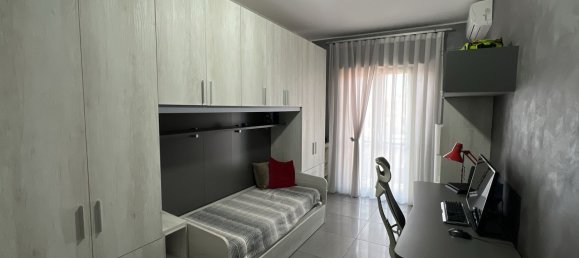 4 rooms Apartment in Naples, Italy No. 262313 7